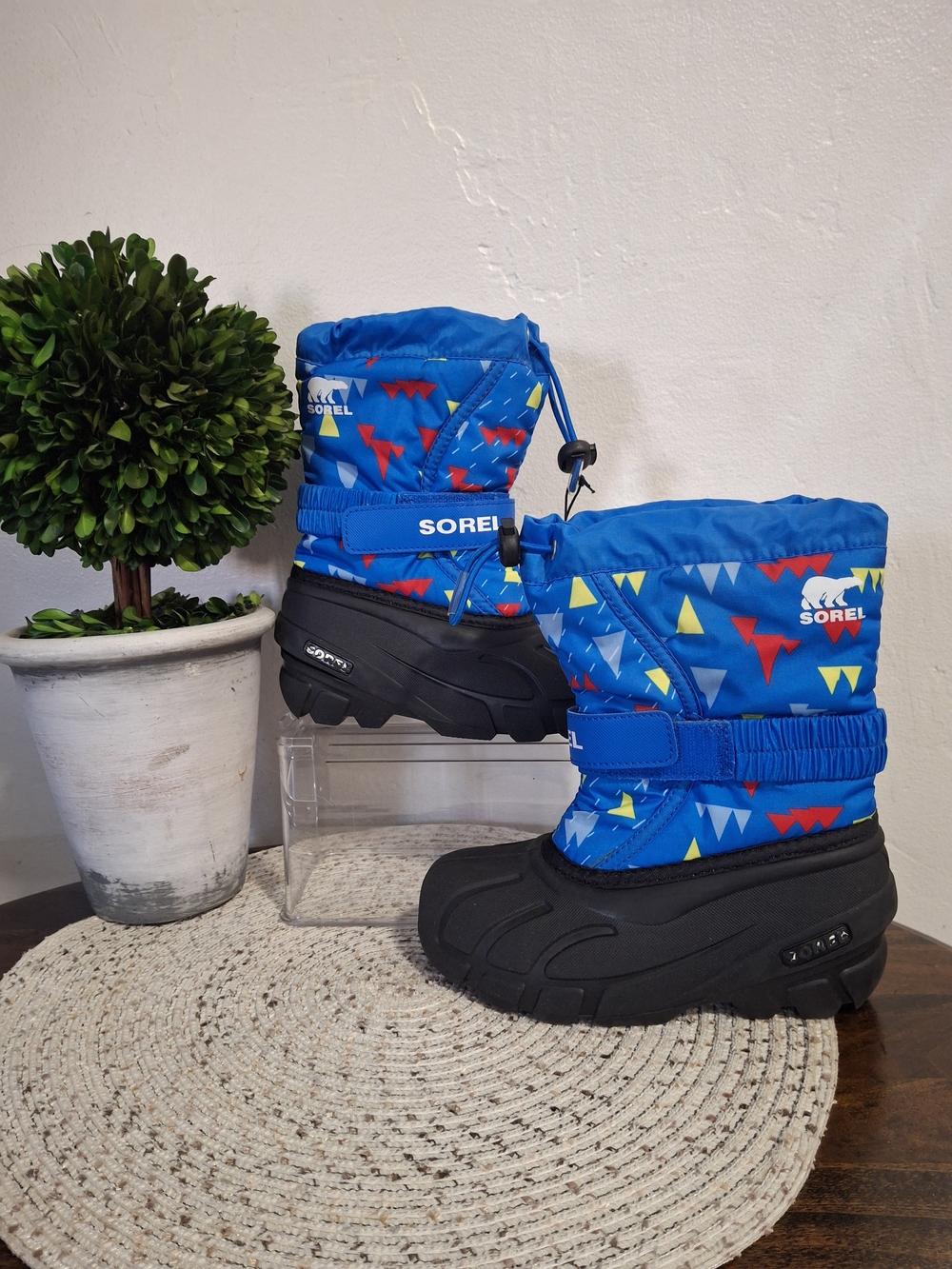 Sorel Kids Blue Snow Boots with Geometric Print Size 12.